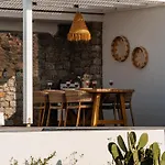 Maison Solea, Pláka