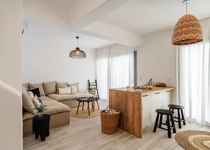 Maison Solea, Pláka